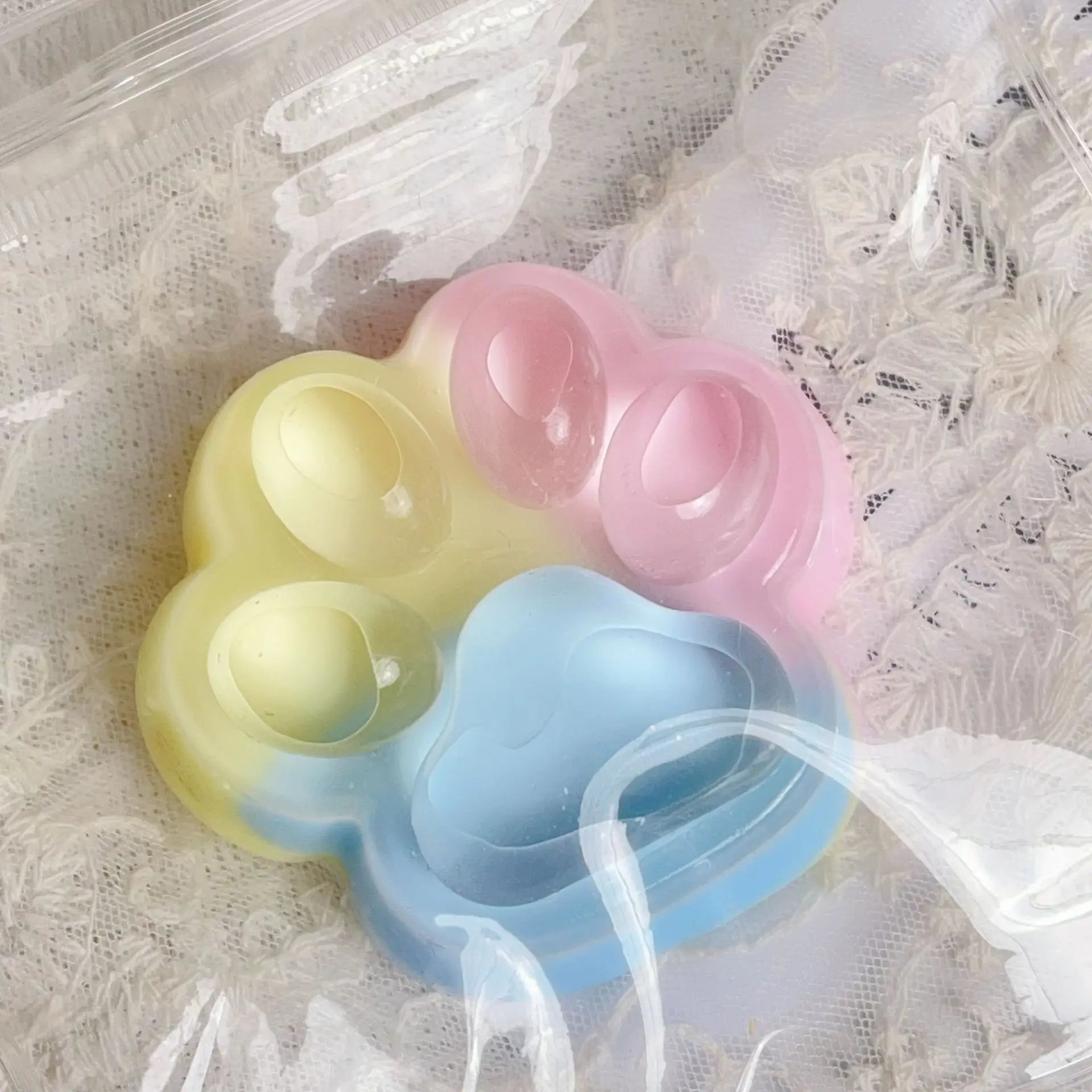 Rainbow Three Color Cat Claw TPR Pinch Toy — Ventilatory Stress Relief